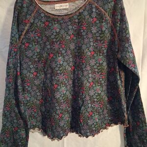 Natural Life Floral Long-Sleeve Crewneck Top in Navy Multi